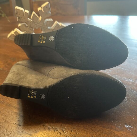 NIB Naughty Monkey Gray booties - Picture 3 of 3